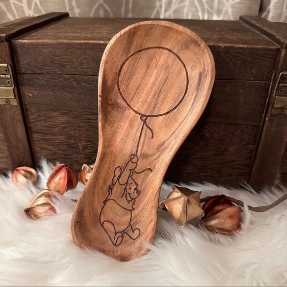 DISNEY DISNEYLAND WINNIE THE POOH WOODEN KITCHEN SPOON HOLD REST NEW HTF - Picture 1 of 5